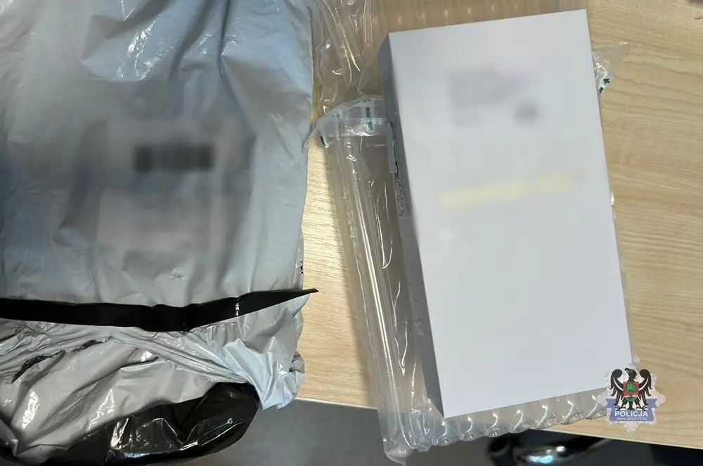 Policjanci odzyskali skradziony telefon komórkowy z niezamkniętej skrytki pocztowej