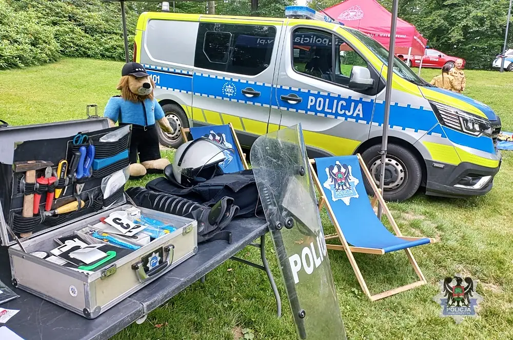 Wałbrzyscy policjanci promowali bezpieczeństwo podczas weekendowych wydarzeń