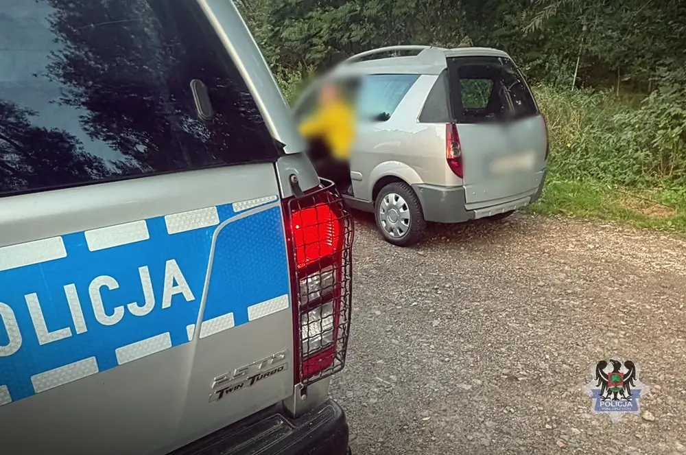 Głuszyccy policjanci kontrolowali kierowców - zatrzymano osobę bez uprawnień