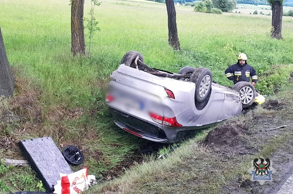 Dachowanie w Głuszycy Górnej - apel o dostosowanie prędkości do warunków drogowych