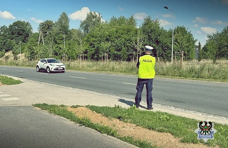 Podsumowanie akcji „Bezpieczny wyjazd na wakacje” – policja dba o bezpieczeństwo podróżnych