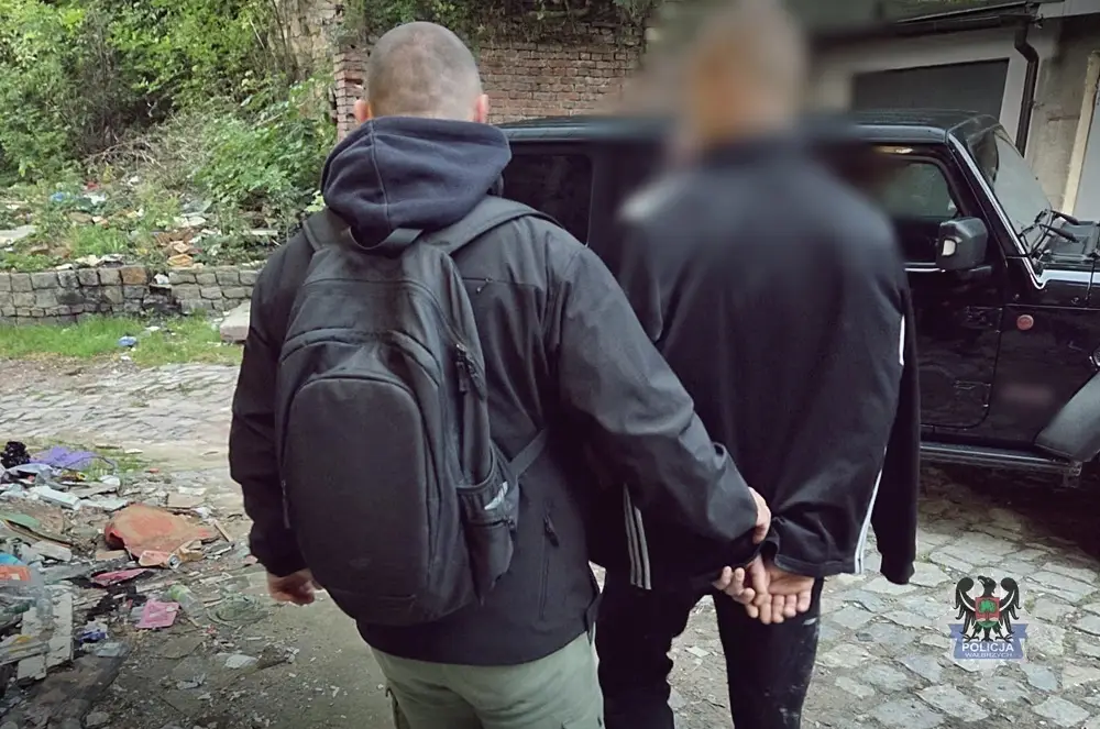 Czterech poszukiwanych zatrzymanych przez wałbrzyską policję, dwóch trafiło do aresztu