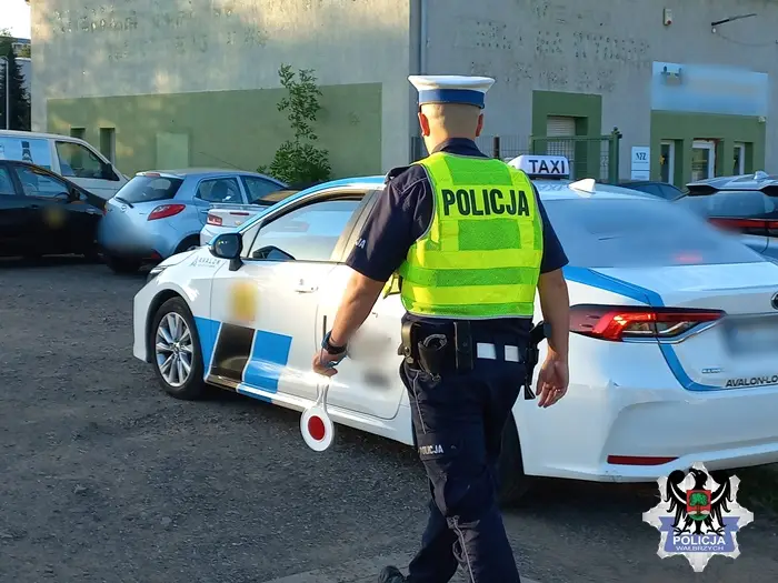 Podsumowanie akcji „Taxi–Cudzoziemiec”: 157 skontrolowanych pojazdów oraz zatrzymanie poszukiwanej osoby