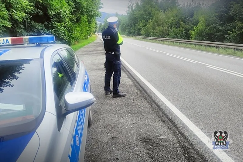 Dwóch kierowców zatrzymanych z cofniętymi uprawnieniami do prowadzenia pojazdów