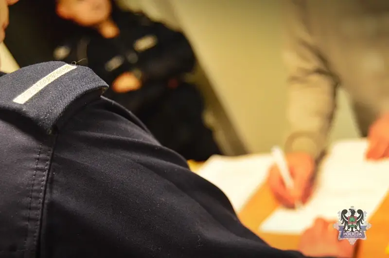 Zatrzymania dwóch poszukiwanych przez policję w Wałbrzychu