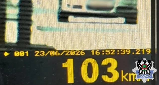 Kierująca z prędkością 103 km/h straciła prawo jazdy