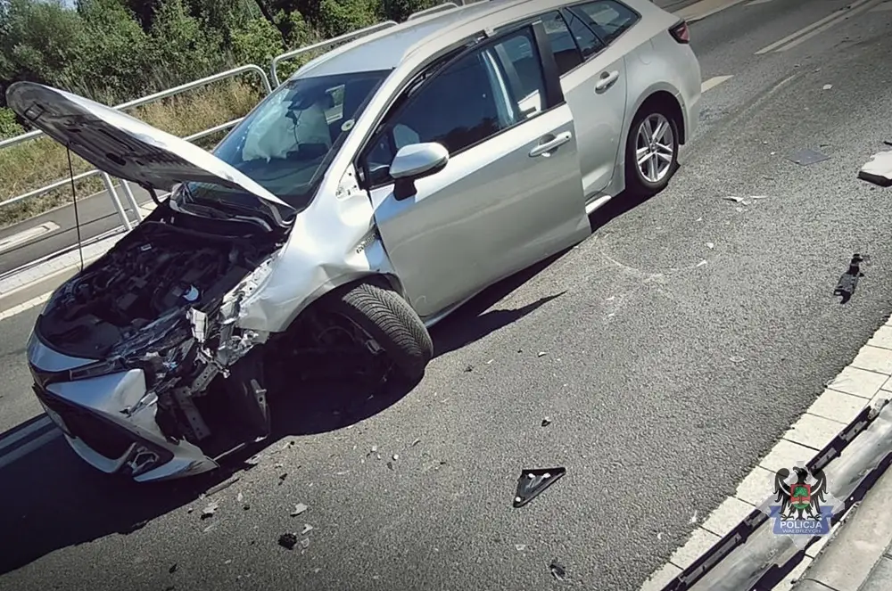 Incydent drogowy na ul. Ogrodowej. Policja ponownie apeluje o bezpieczeństwo na drogach
