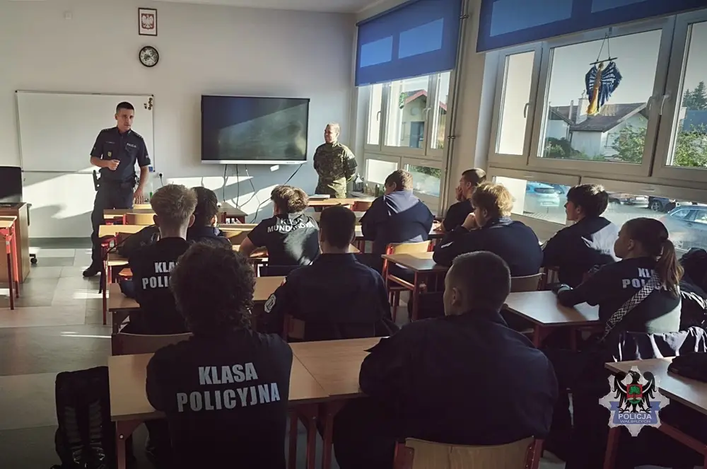 Zajęcia edukacyjne o wielokulturowości i integracji dla uczniów klasy mundurowej